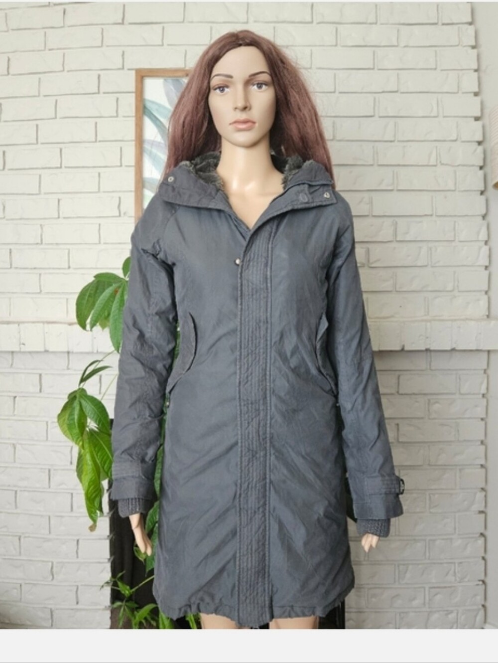 Aritzia TnA Gun Barrel Parka Jacket Long Coat Gray Women's Warm Fleece Lined